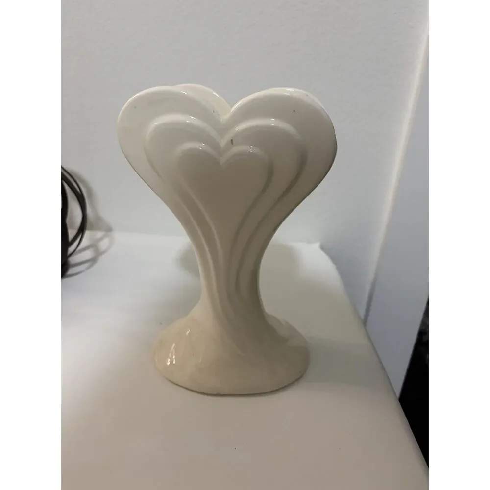 Telaflorist ceramic heart planter